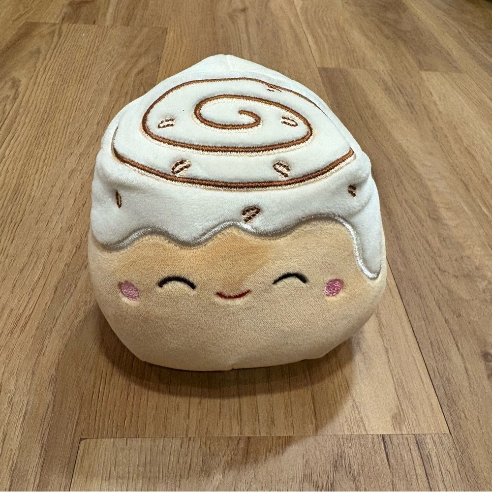 Chanel the Cinnamon Roll Squishmallow (Small Size) – Rare & Collectible